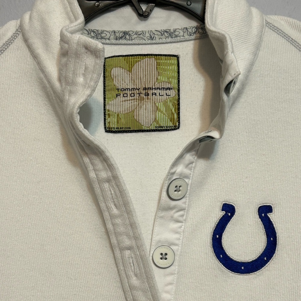 Tommy Bahama Indianapolis Colts pullover - Picture 4 of 11